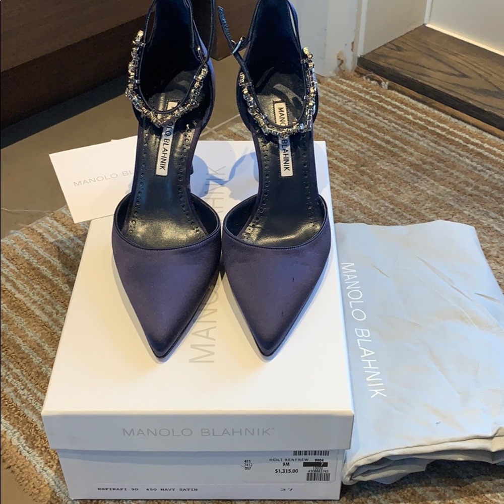 Like New Manolo Blahnik Navy Satin Crystal Pumps